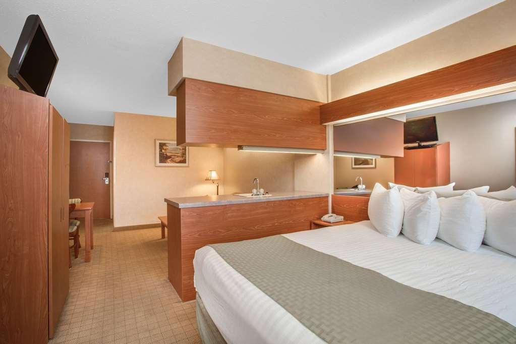 Microtel Inn & Suites Springville Стая снимка