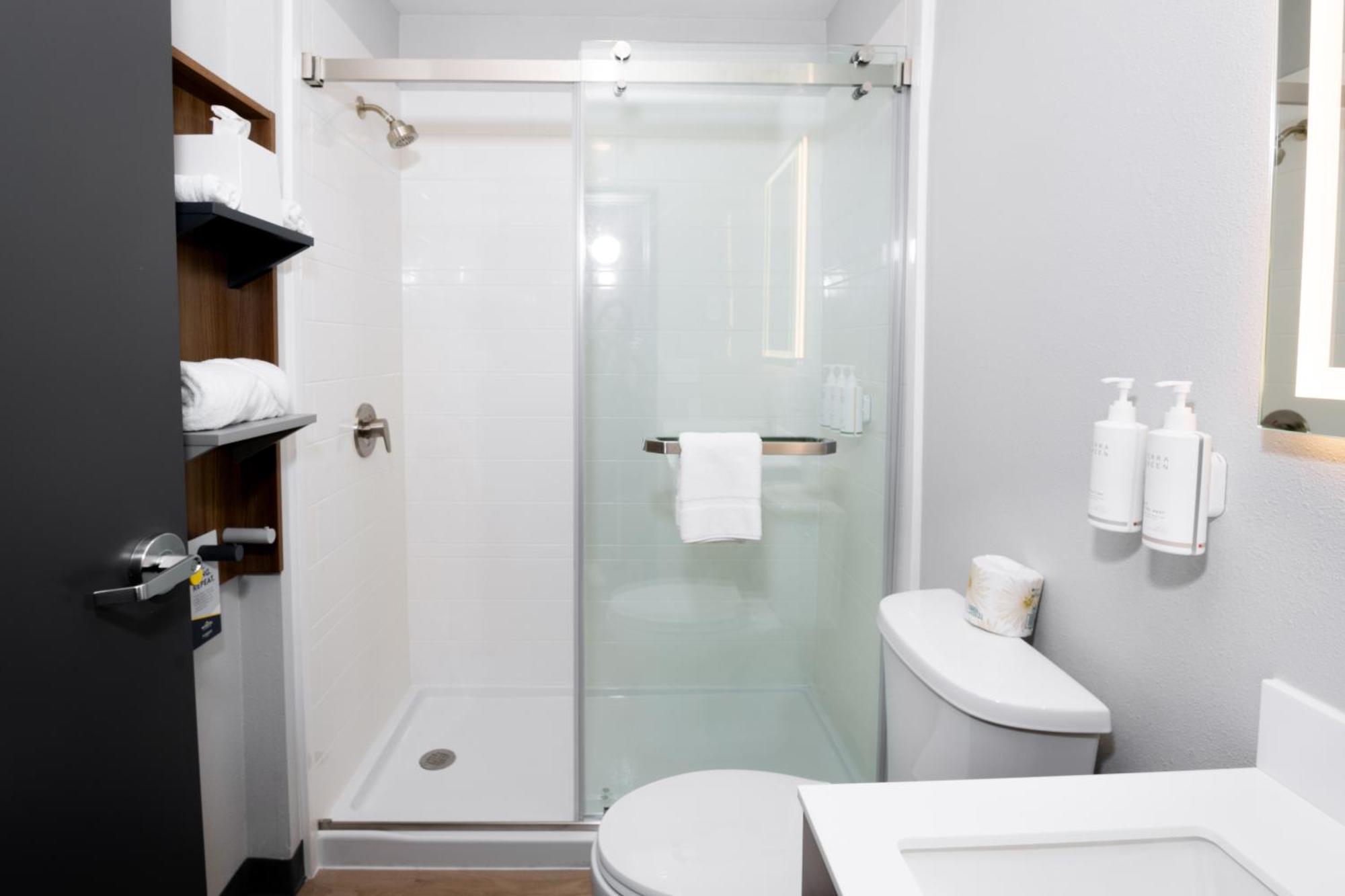 Microtel Inn & Suites Springville Екстериор снимка