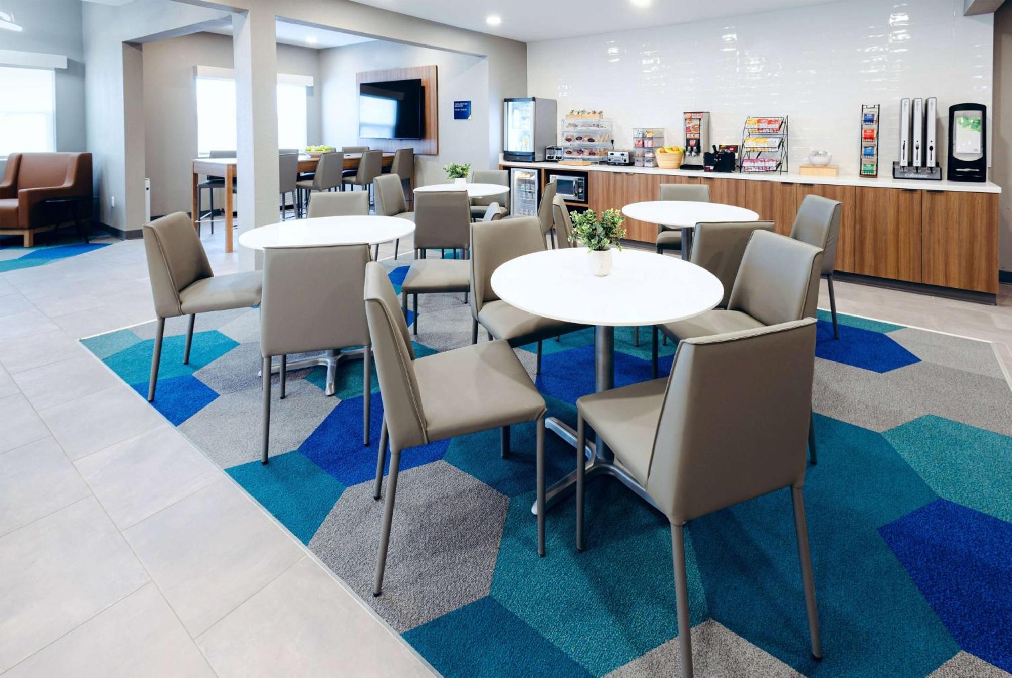 Microtel Inn & Suites Springville Екстериор снимка